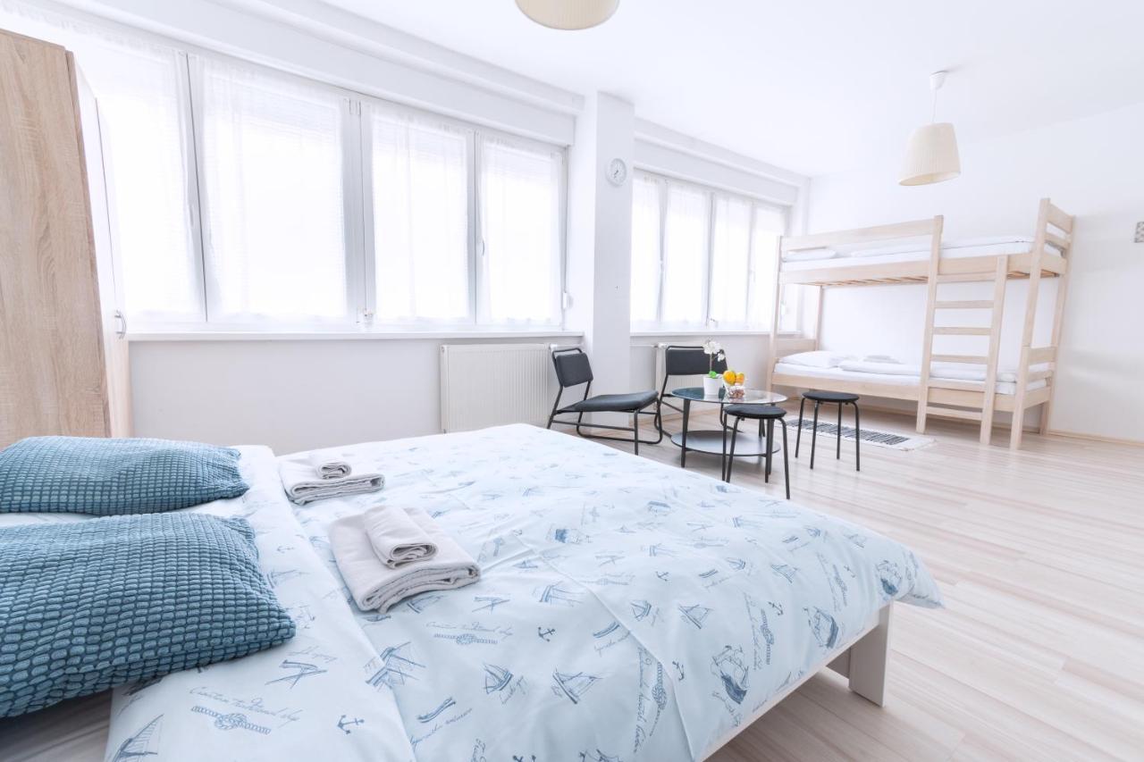 The Dots Hostel Zágráb Kültér fotó