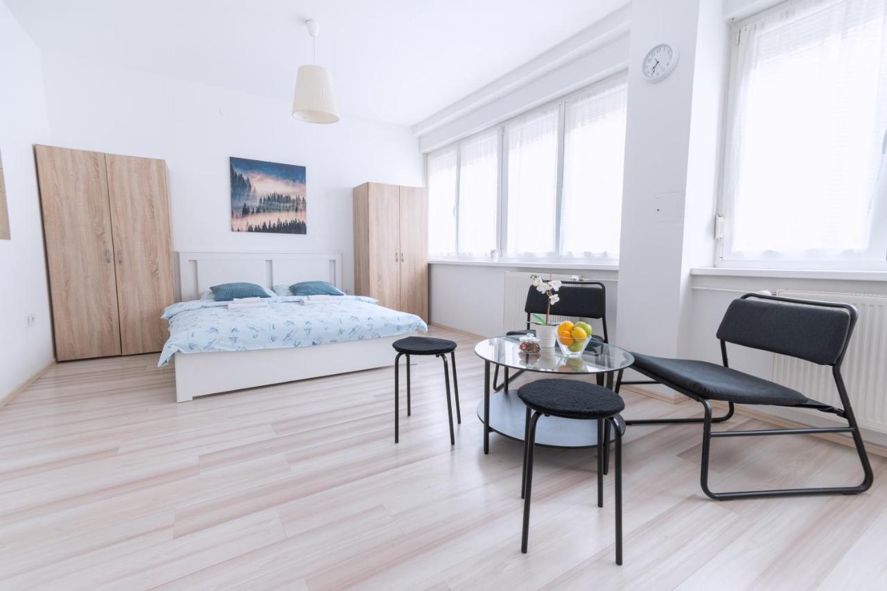 The Dots Hostel Zágráb Kültér fotó