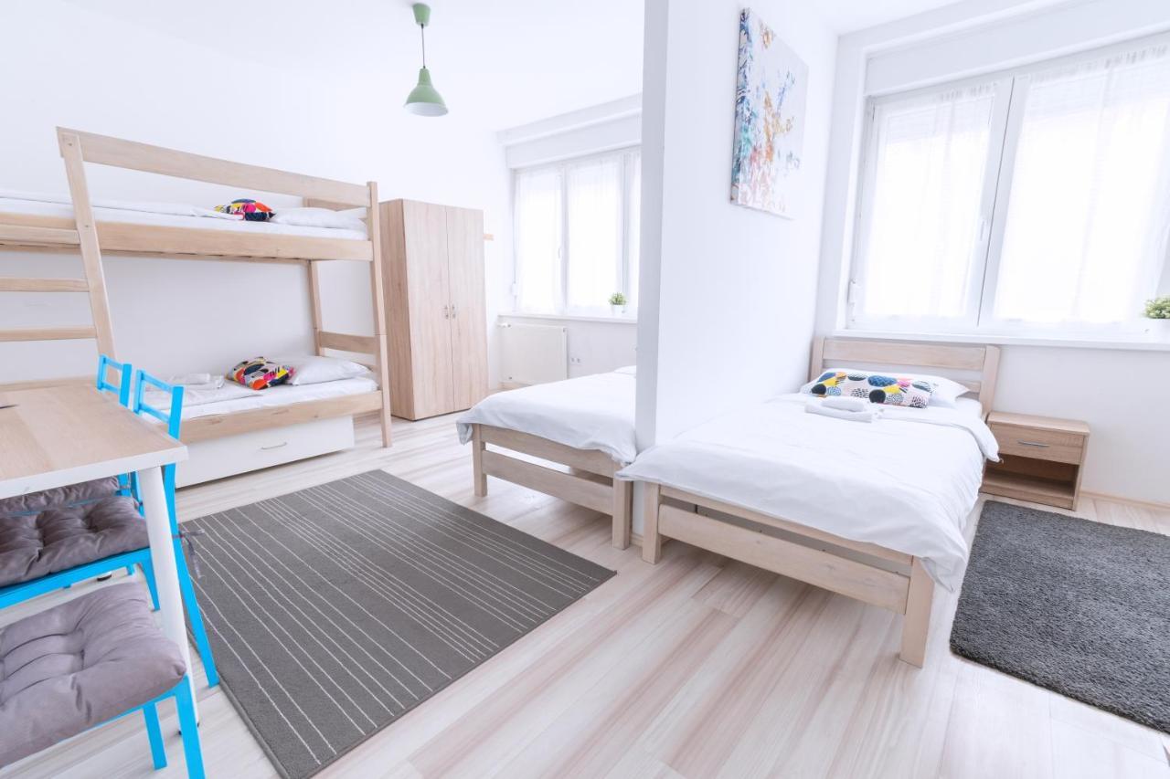 The Dots Hostel Zágráb Kültér fotó