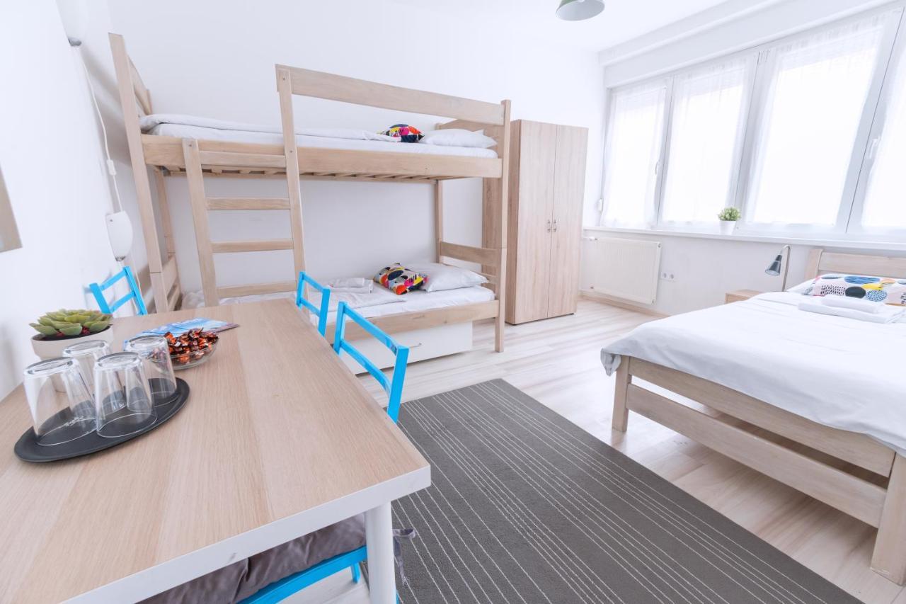 The Dots Hostel Zágráb Kültér fotó