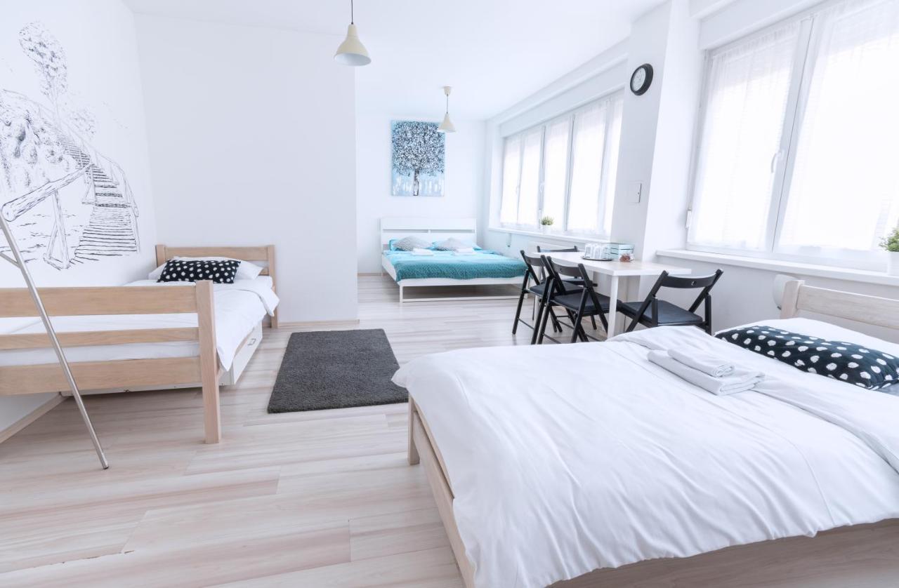 The Dots Hostel Zágráb Kültér fotó