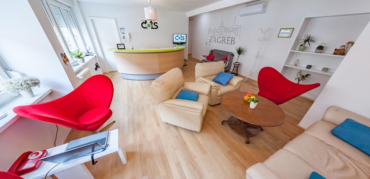 The Dots Hostel Zágráb Kültér fotó
